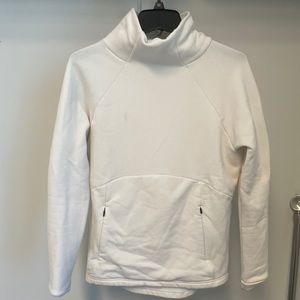 Athleta turtle nexk size small